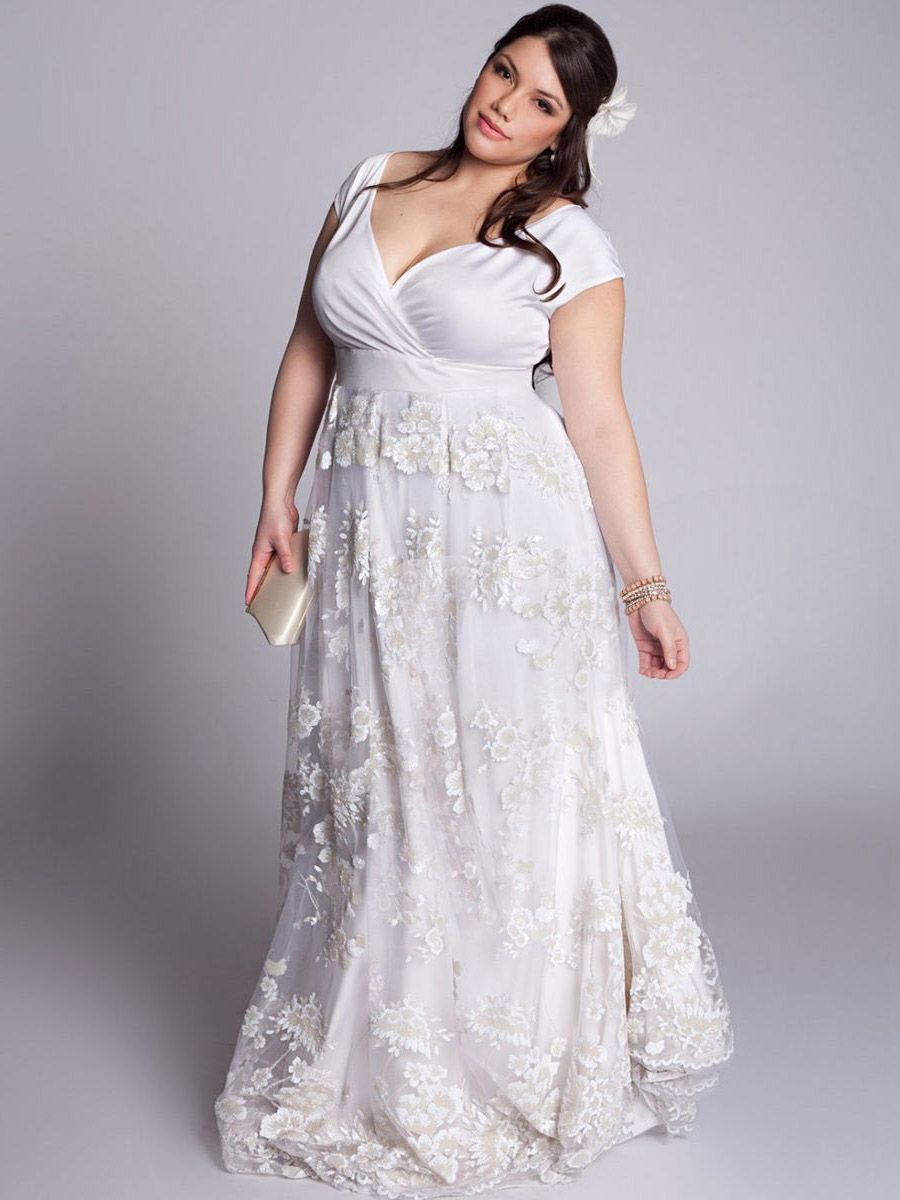 A vintage wedding dress plus size