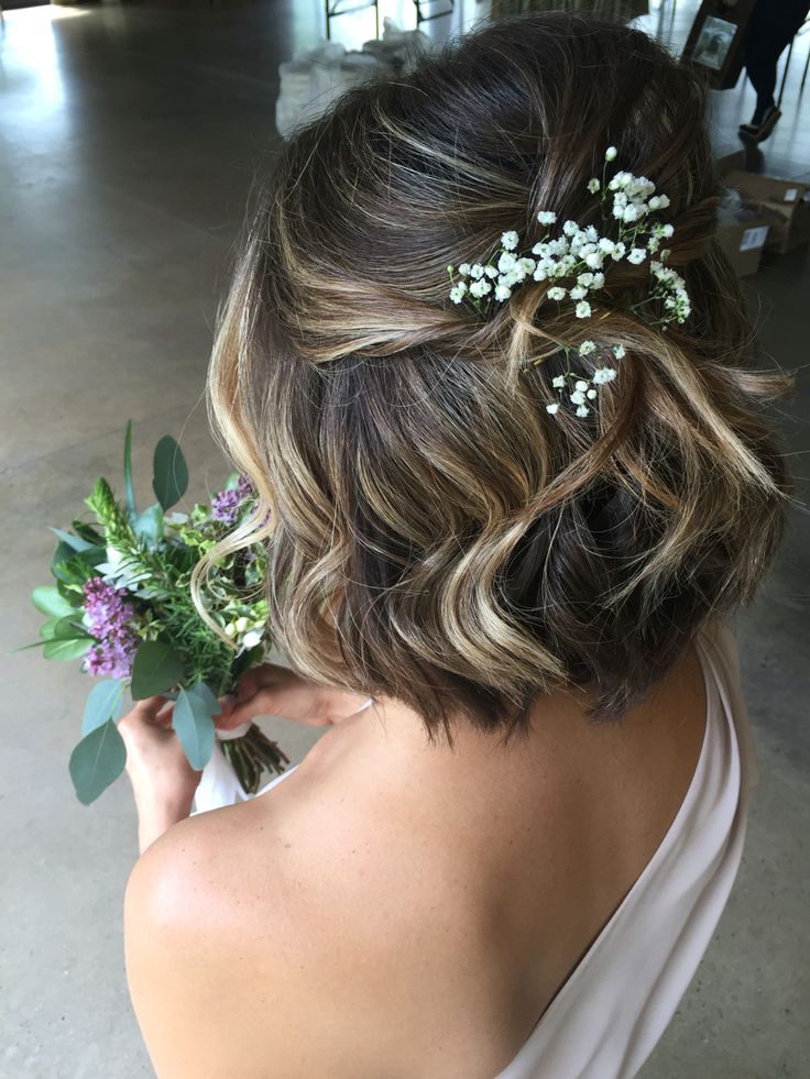 A wedding hairstyle for short hair