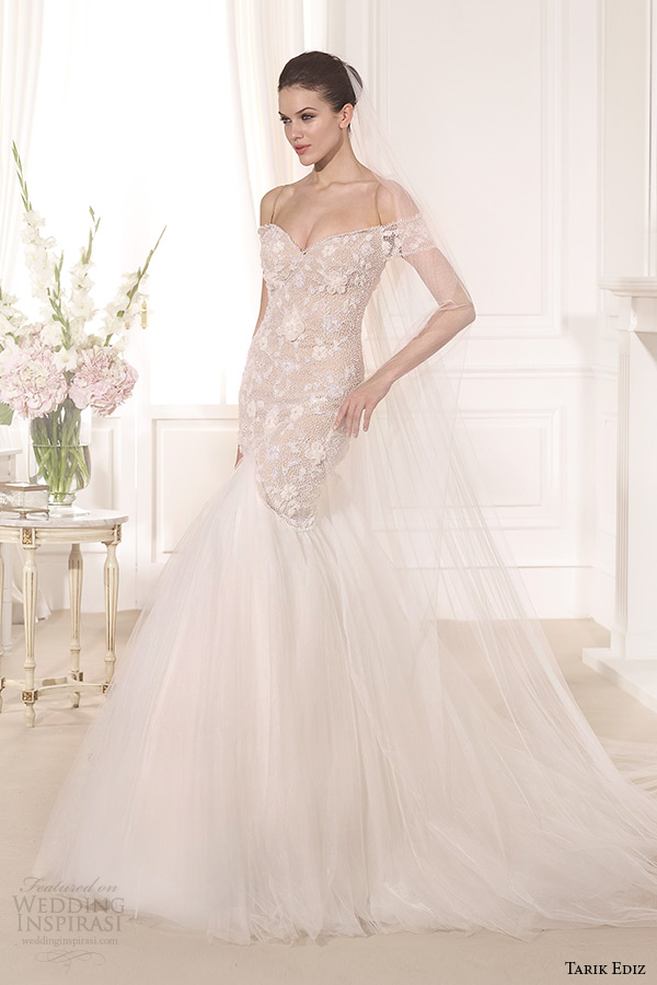 Off-the-shoulder wedding dress with tulle skirt
