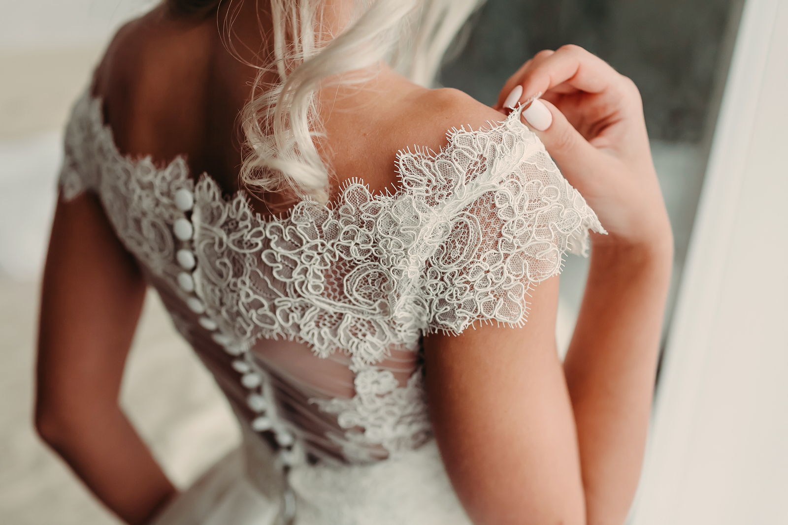 wedding gown lace design