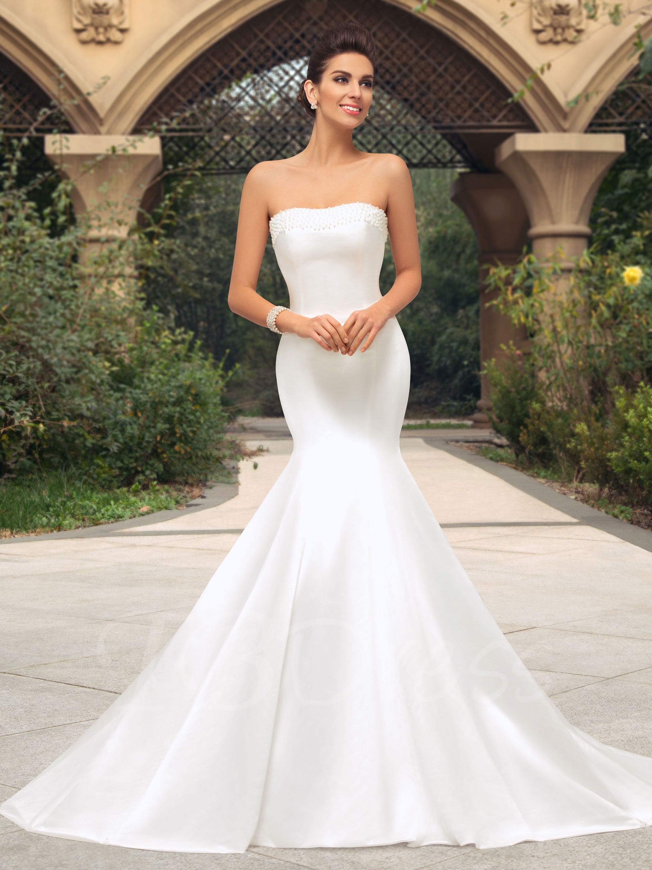 satin trumpet wedding dress