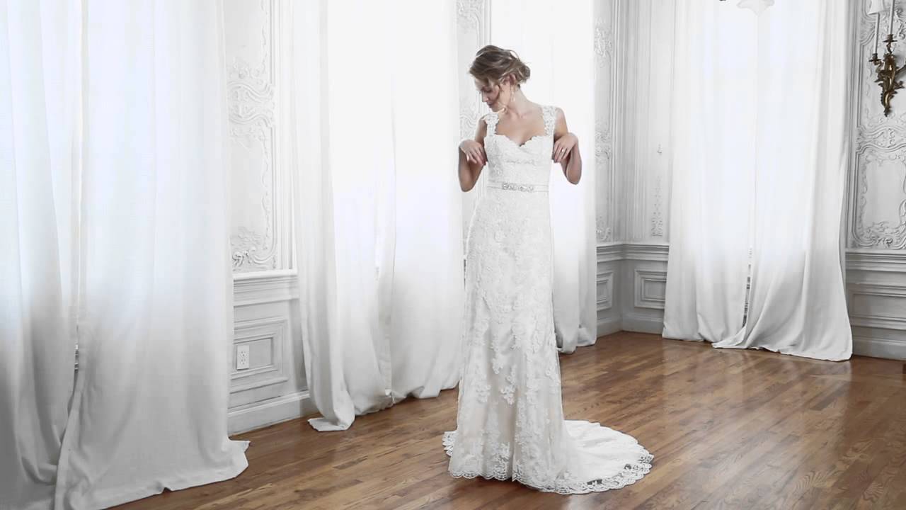 A white Pia wedding dress