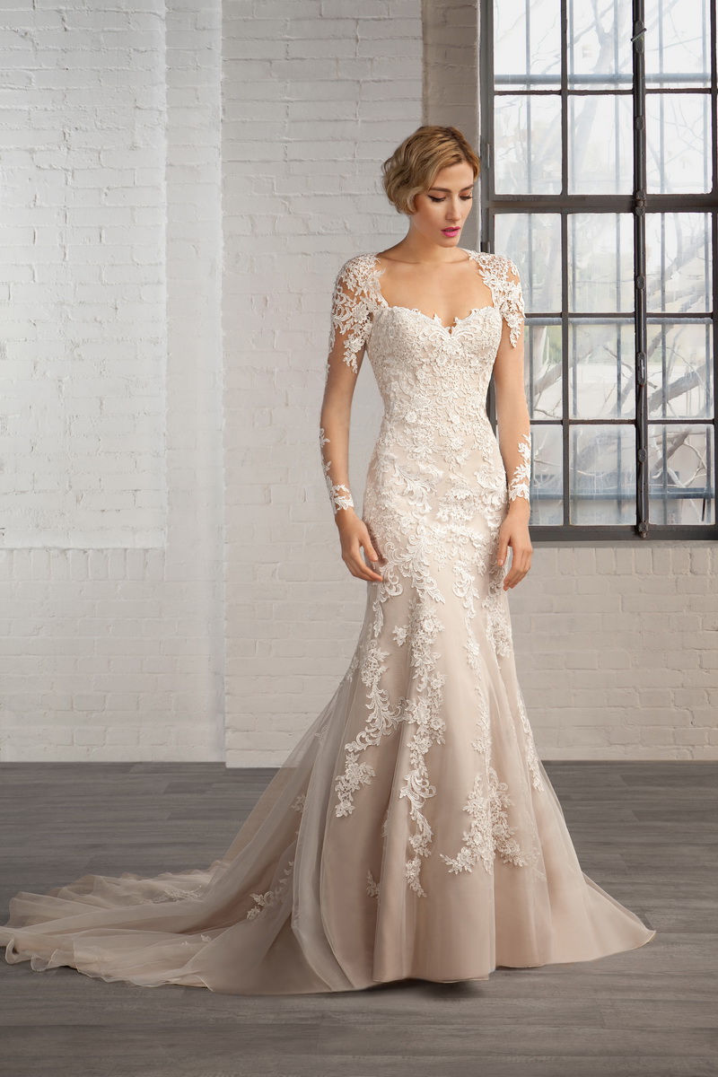 sweetheart neckline wedding dress with lace sleeves