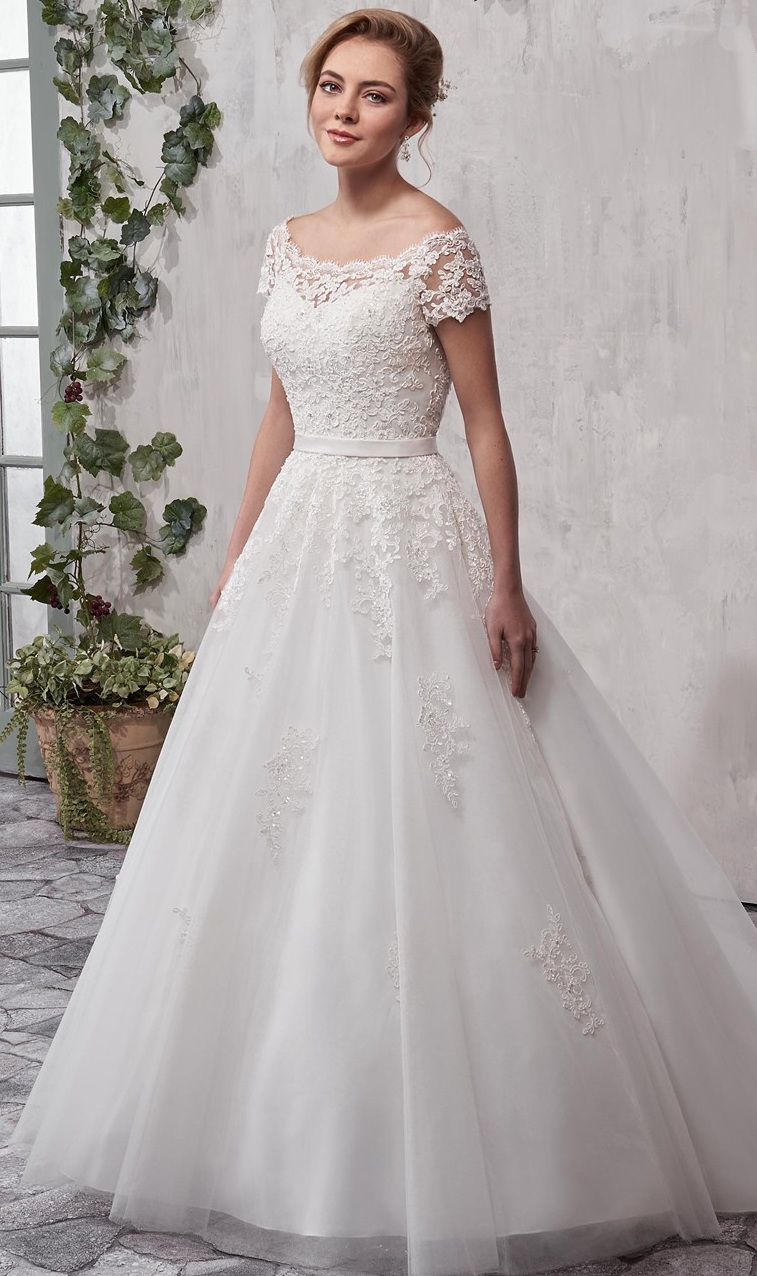 flattering wedding dresses for big busts