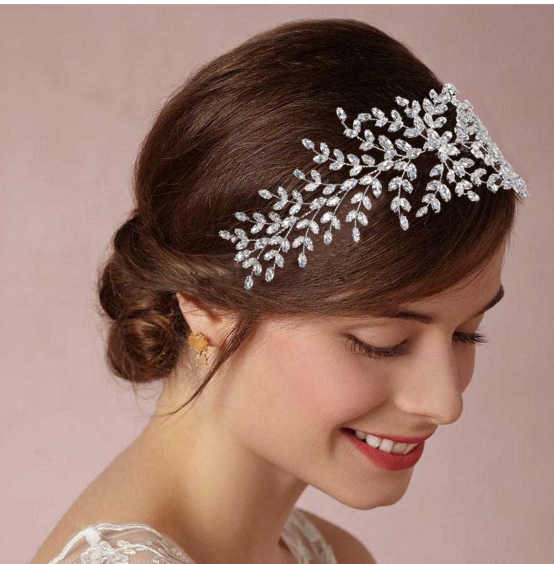 Luxurious bridal headband