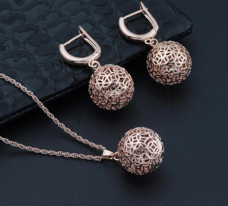 Ball jewelry set