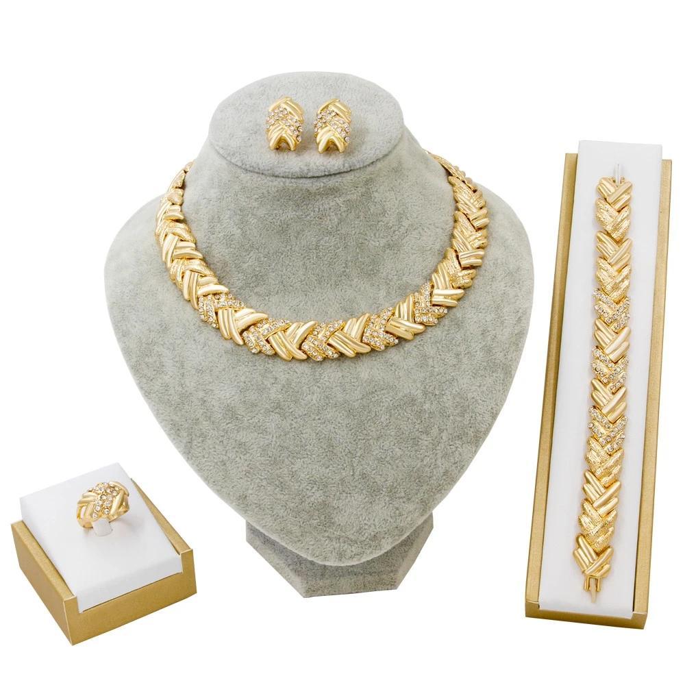 Gold jewelry set