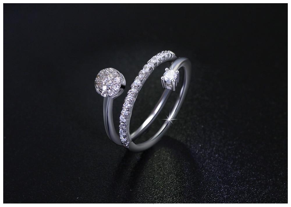 Ring with cubic zirconia